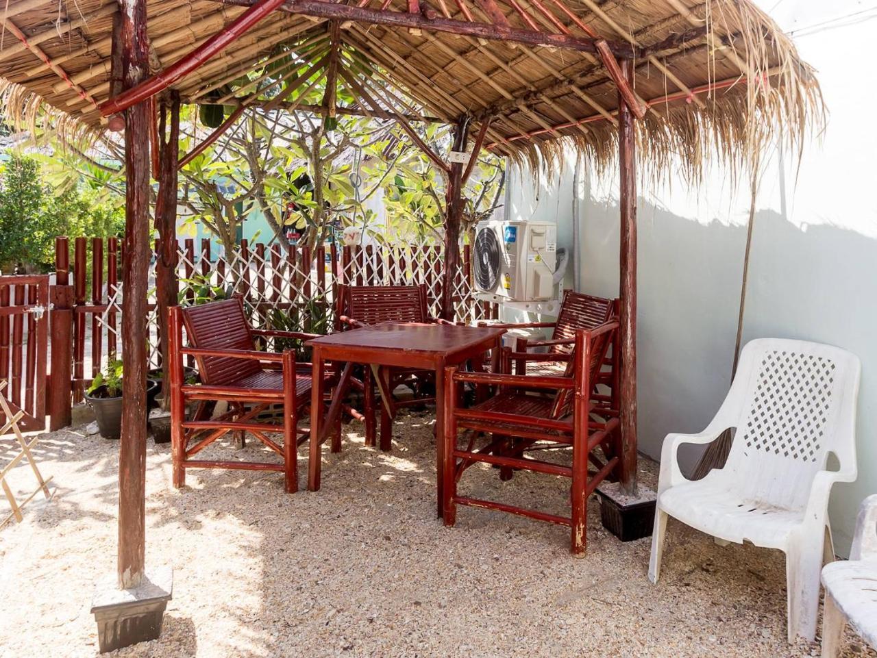 On The Beach Hotel Koh Lanta Exterior photo